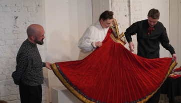 Преподаватели Центра развития творческих компетенций приняли участие в «Медленном одевании»