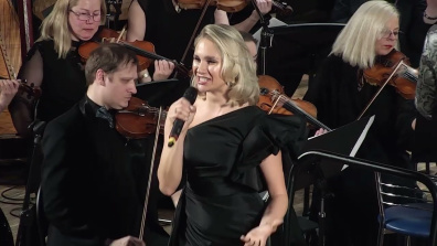 «Лунный свет» - из мюзикла «Джельсомино», сл. Н. Денисова, муз. А. Клевицкого, поёт Валерия Чайка