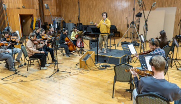 Память о подвиге оживает в звуках: «Altro Coro» записал произведение ко Дню Великой Победы в студии «Мосфильма»