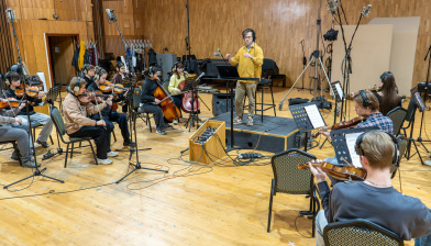 Память о подвиге оживает в звуках: «Altro Coro» записал произведение ко Дню Великой Победы в студии «Мосфильма»