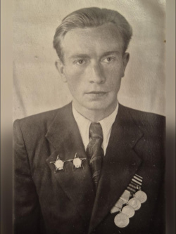 Виктор Иванович КРАСНОЩЁКОВ