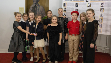 Учащиеся лицея имени А. В. Александрова стали победителями VI Открытого школьного конкурса чтецов «Любимой маме посвящается»